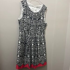 Women’s dress with pockets!